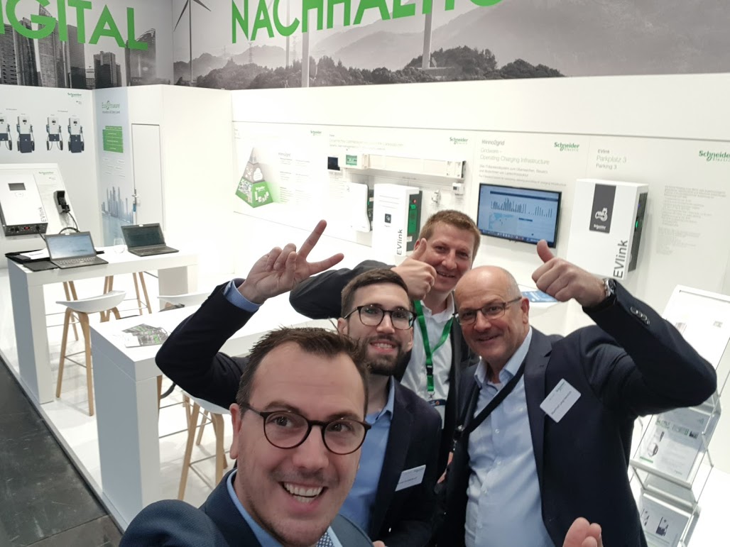 Messe Messestand Nachhaltigkeit Digital Mitarbeiter VLink Ladesäule